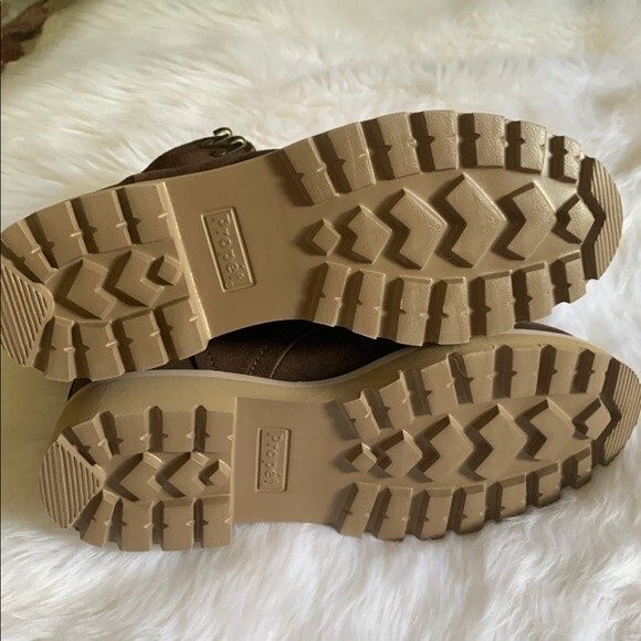 Propet boots - Picture 4 of 8